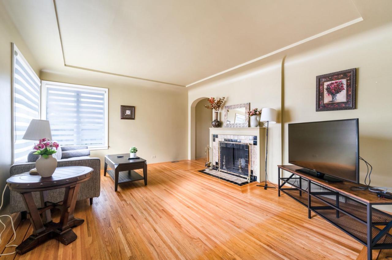 Ferienhaus Tranquil Haven Near Attractions 2bd Upper Floor Or 2bd Basement Floor Vancouver
