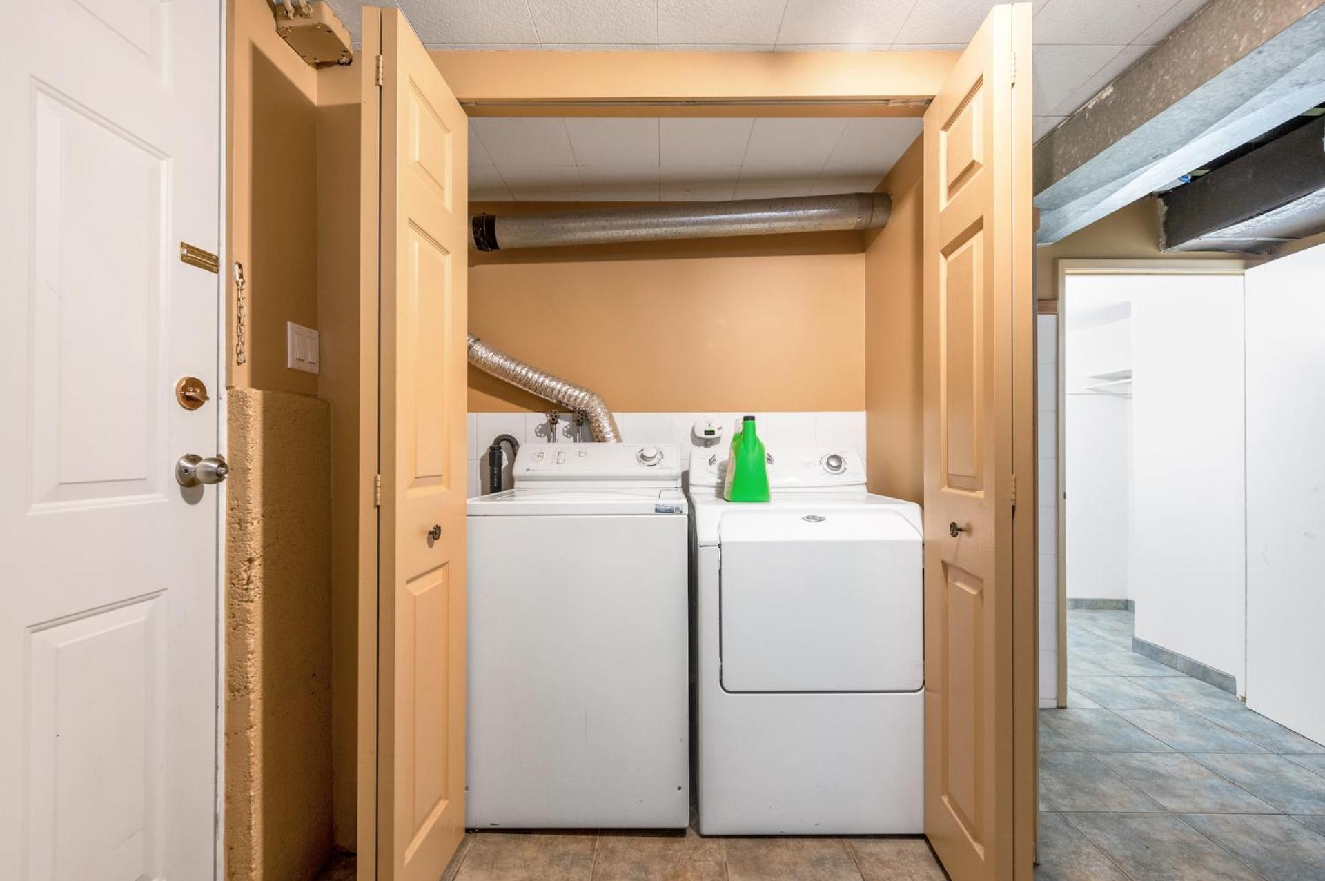 Tranquil Haven Near Attractions 2bd Upper Floor Or 2bd Basement Floor Ferienhaus