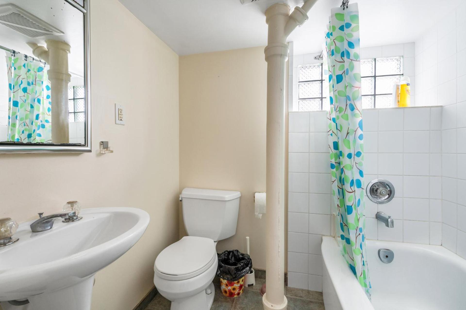 Tranquil Haven Near Attractions 2bd Upper Floor Or 2bd Basement Floor Ferienhaus *